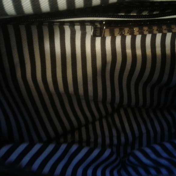 Anne Klein patent leather bag - Picture 3 of 4